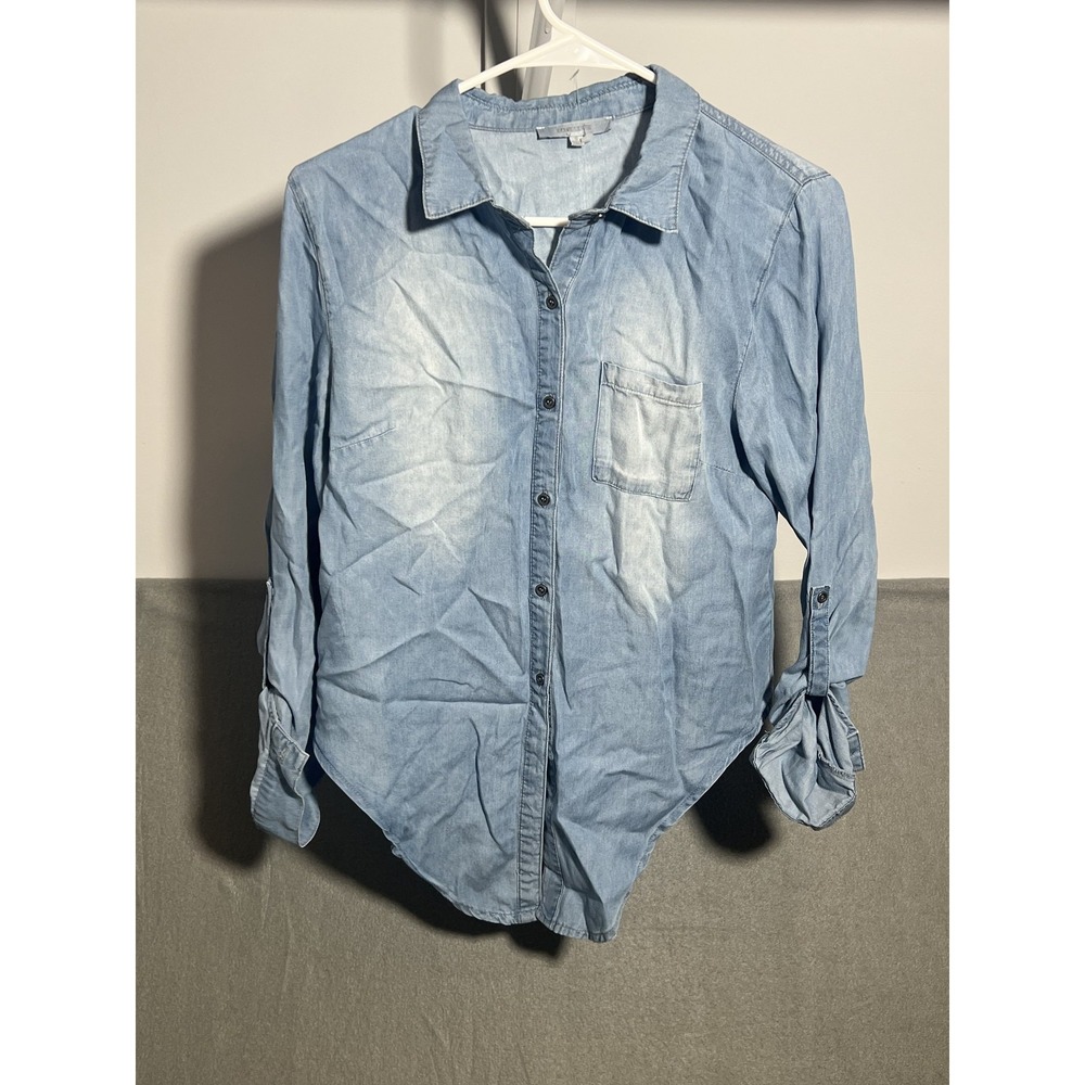 Love Tree Women's S Light Wash Denim Chambray Button Down Roll Tab Sleeve Top